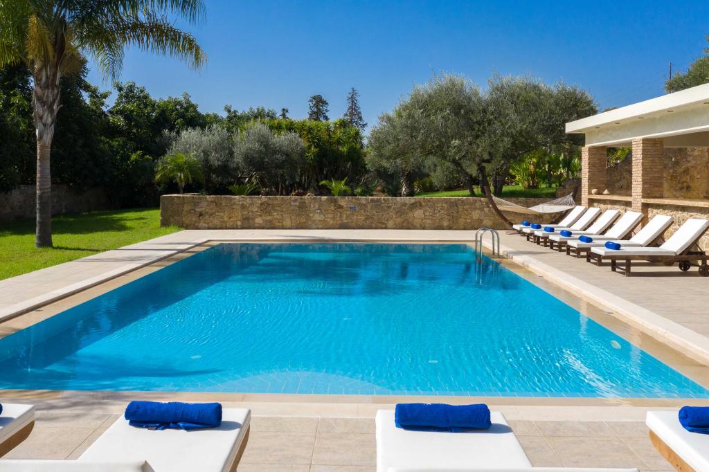 Holiways Luxury villas & private experiences at Crete