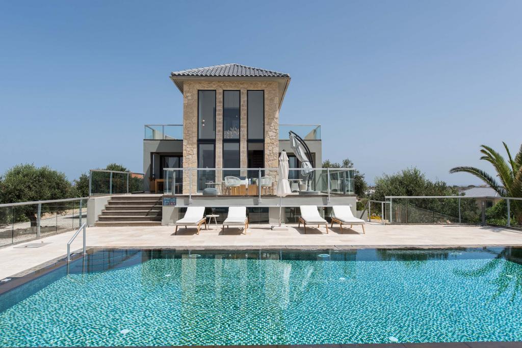 Holiways Luxury villas & private experiences at Crete