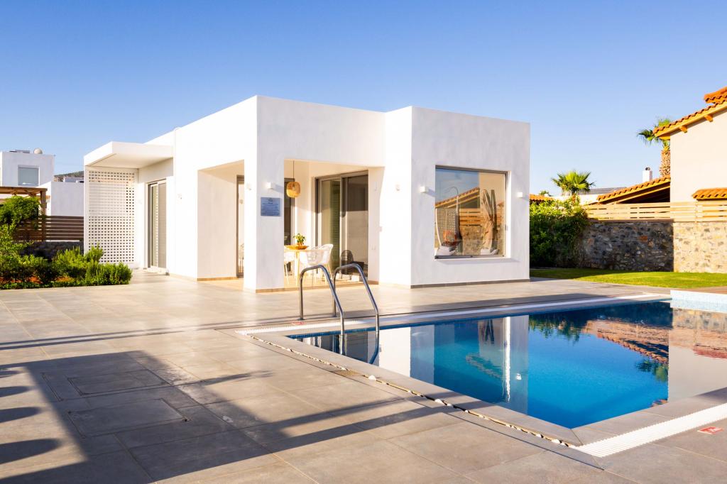 Holiways Luxury villas & private experiences at Crete