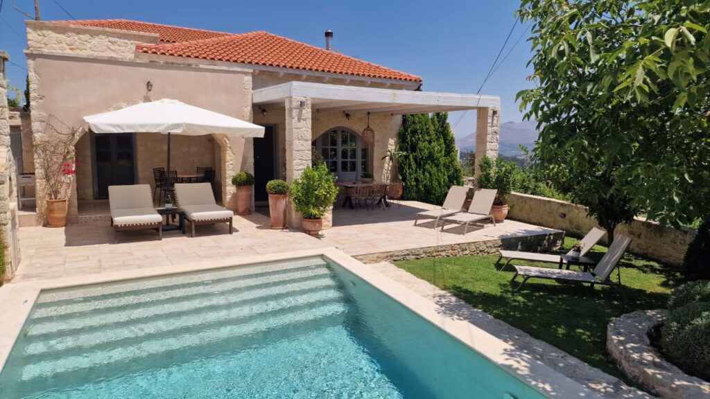 Artemis Apollonas Villa