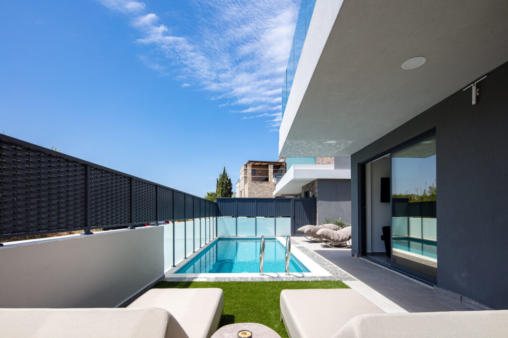 VillaSaints II