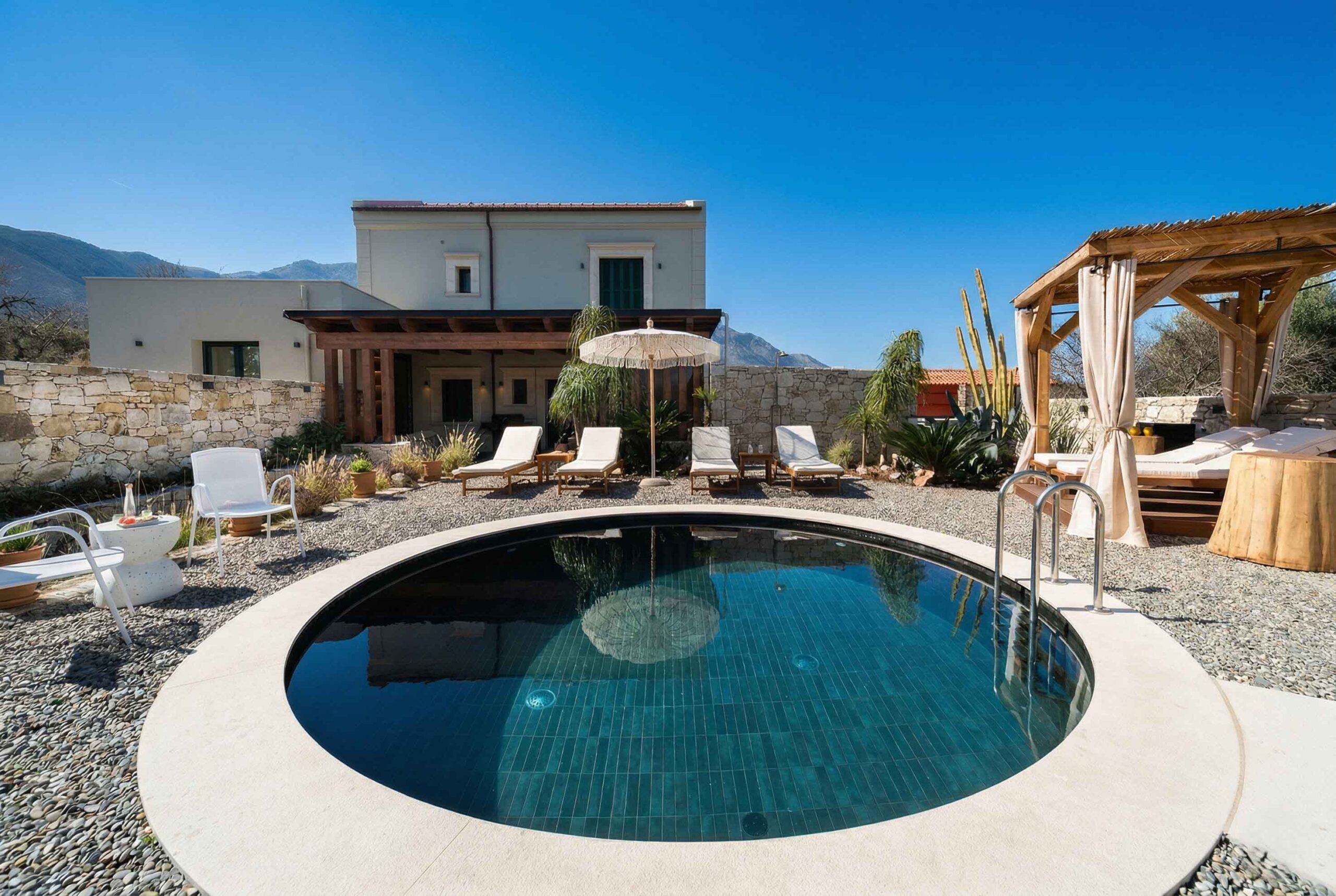 Holiways Villas & Private Experiences